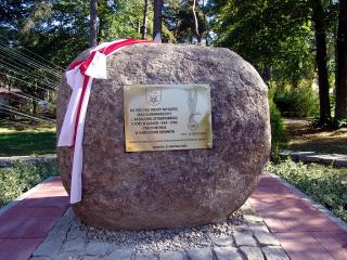 Pomnik upamiętniający spadochroniarzy 1. Batalionu Szturmowego